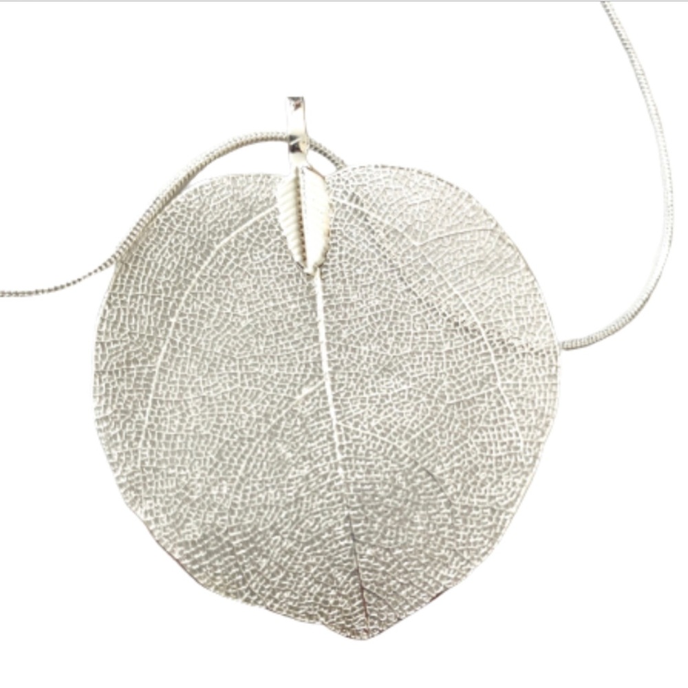 Silver mesh leaf corded necklace